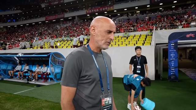 华体会体育-4-1，海港被打花了 成都蓉城50分暂时登顶榜首 古尔芬克尔独造3球