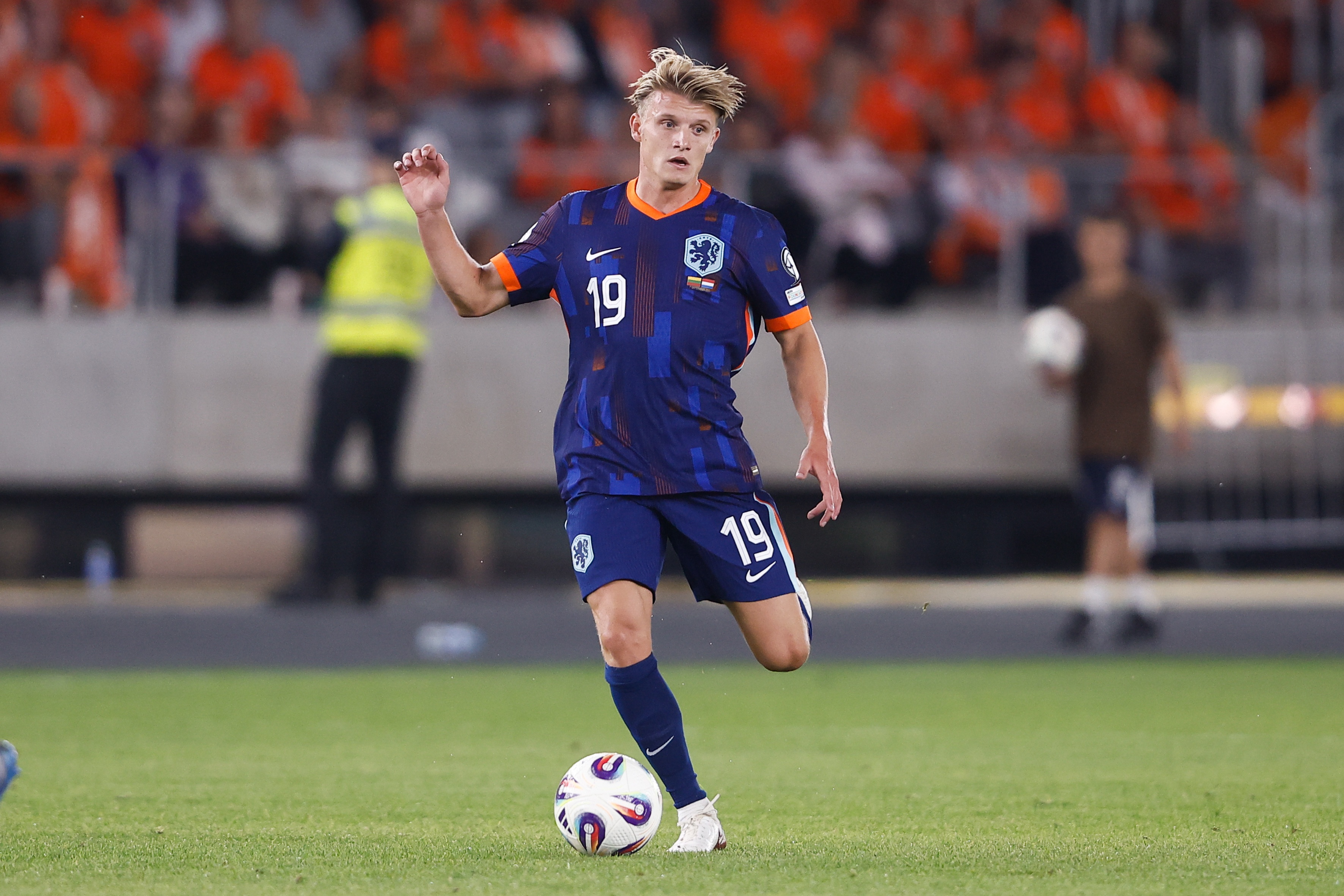 华体会APP-施泰恩：完成荷兰队首秀倍感自豪 国家队的比赛节奏比联赛快得多